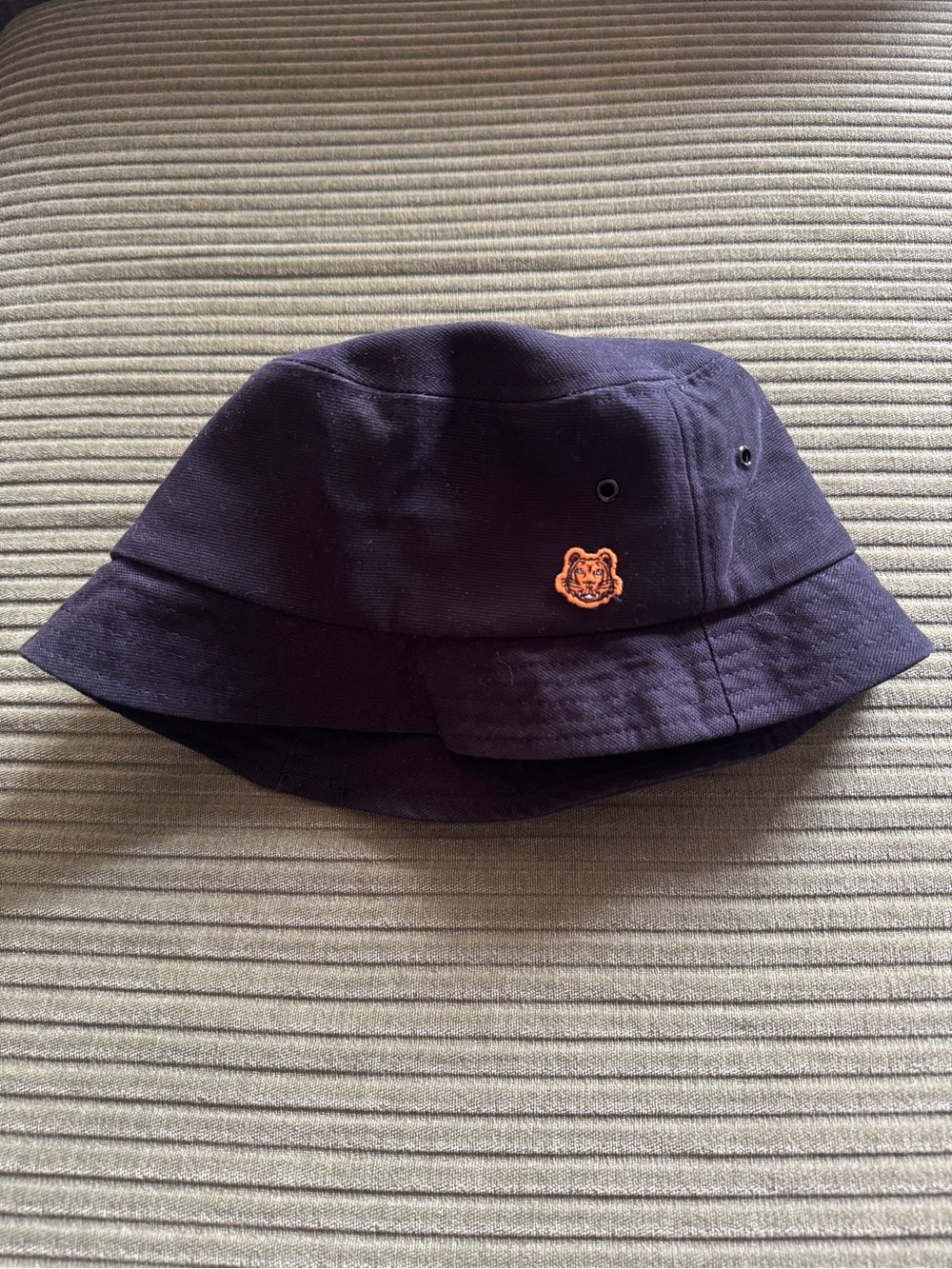 Unisex KENZO black Bucket Hat with Orange Tiger Patch